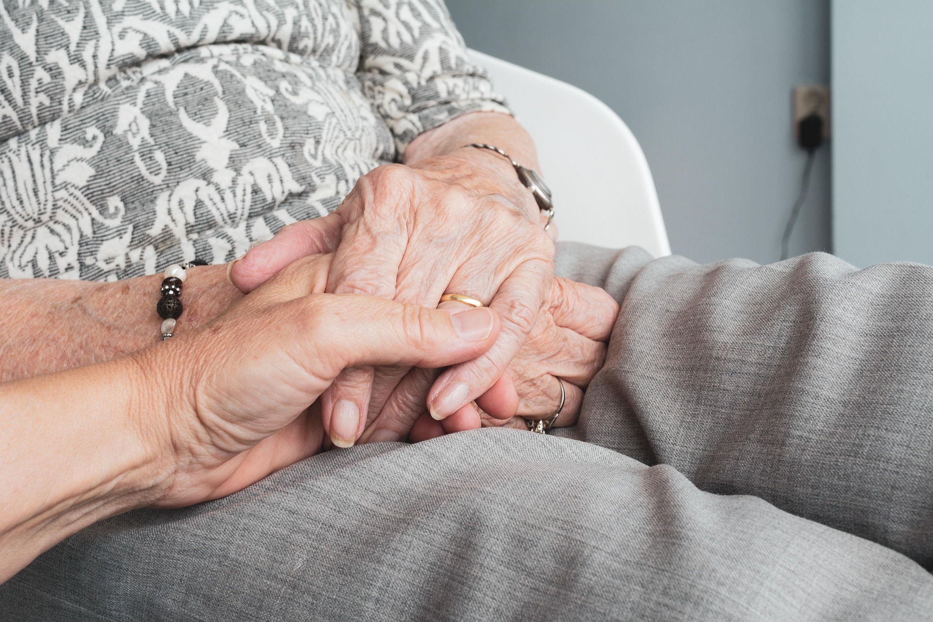 Accompagnement bienveillant d’une personne âgée